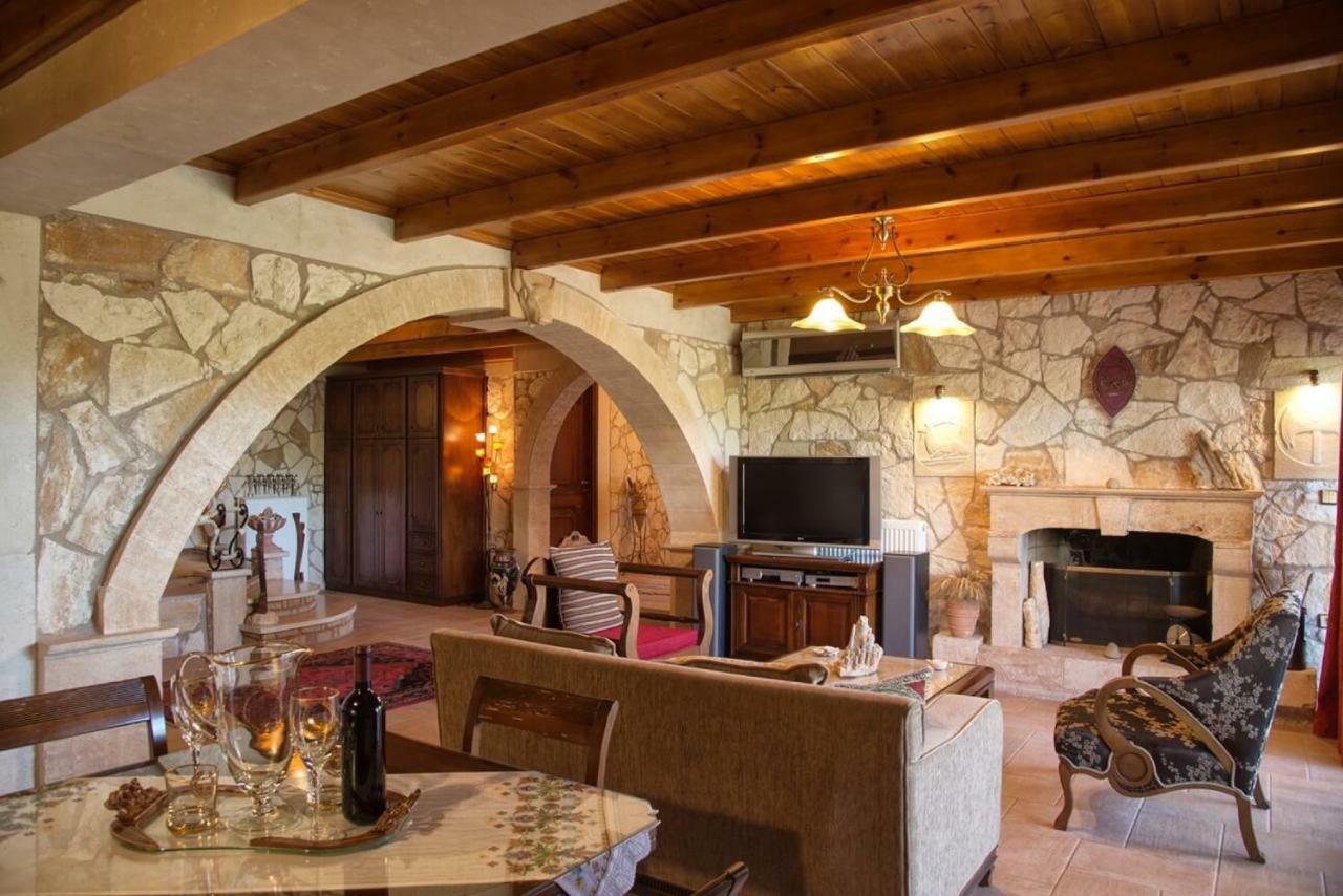 Petrinolis Retreat Apartment Sitia  Luaran gambar